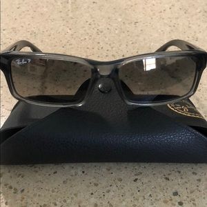 Grey Ray-Ban Glases